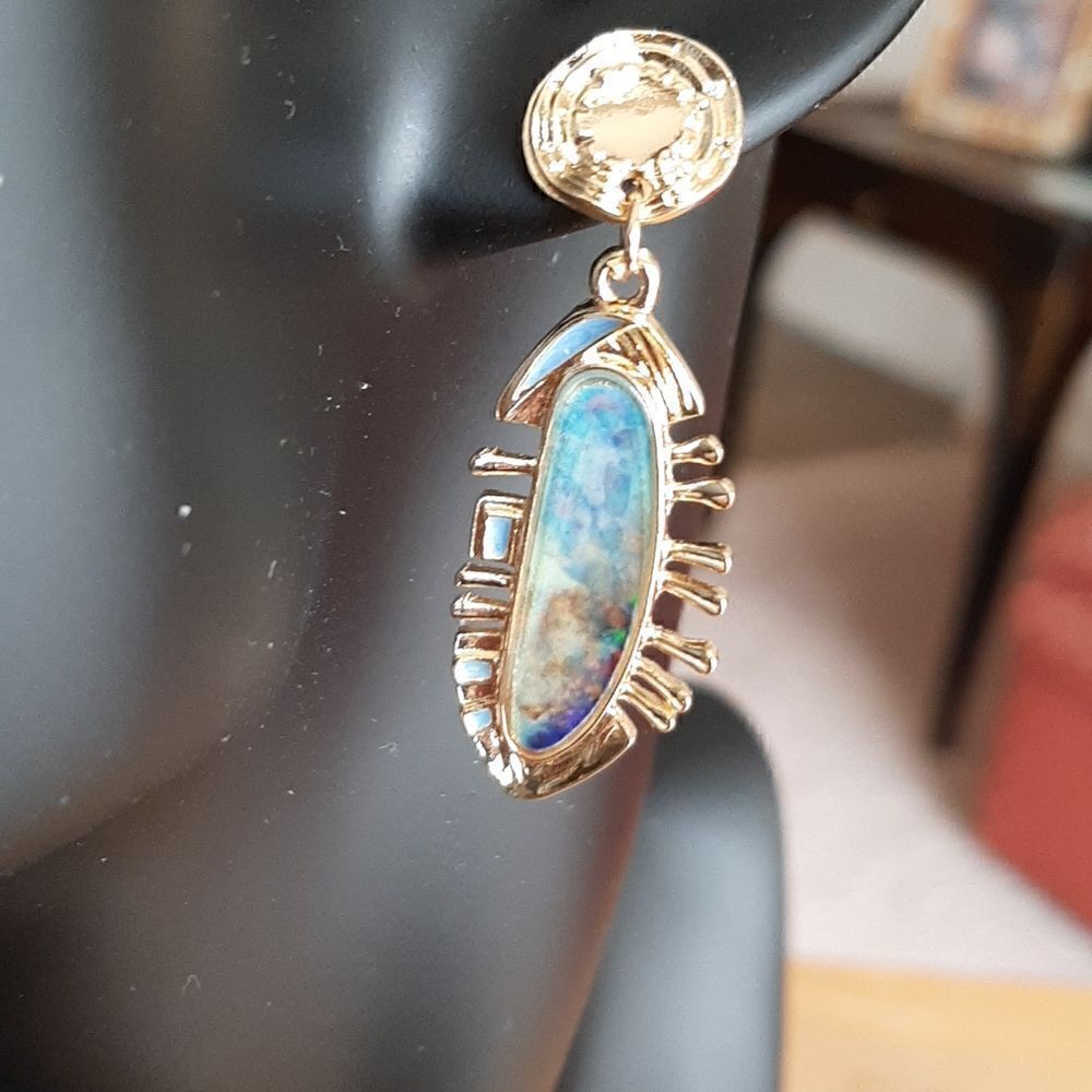 NEW Blue dangle earrings 
